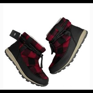 Used Sorel boots without tags. Plaid Winter Ankle Boots Red Dahila Size 6.5